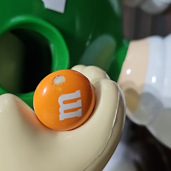 Rare Vintage M&M, Green Waving Large Candy Dispenser, 1992 8.75” - Picture 10 of 10